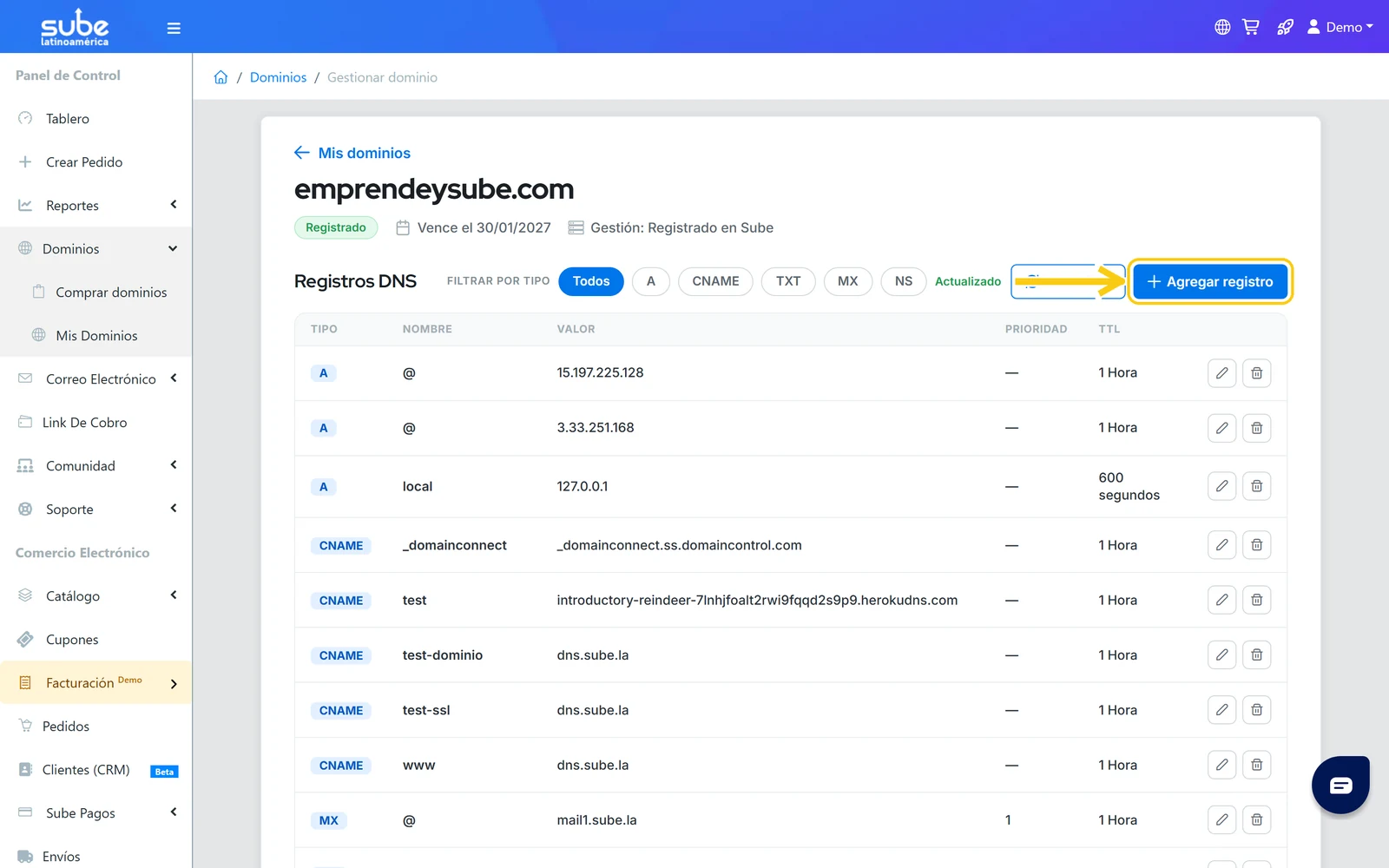 Sección Registros DNS en Gestionar dominio de Sube con el botón + Agregar registro resaltado