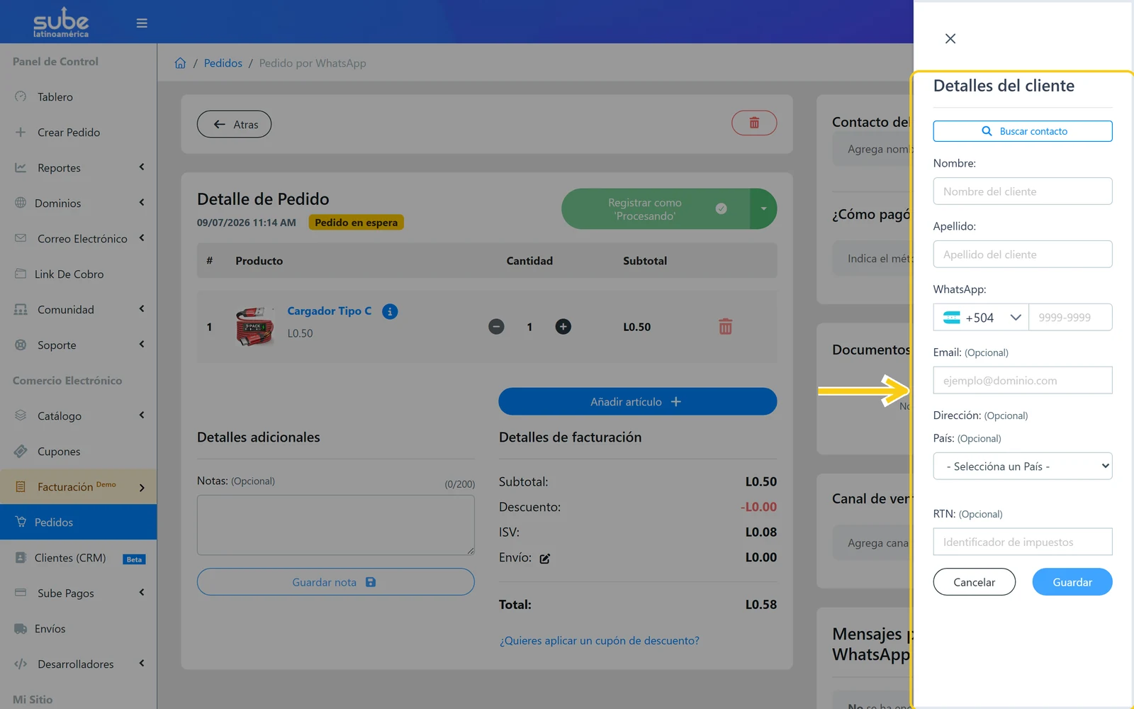 Panel Detalles del cliente con los campos obligatorios Nombre, Apellido y WhatsApp que se guardan en el CRM de Sube